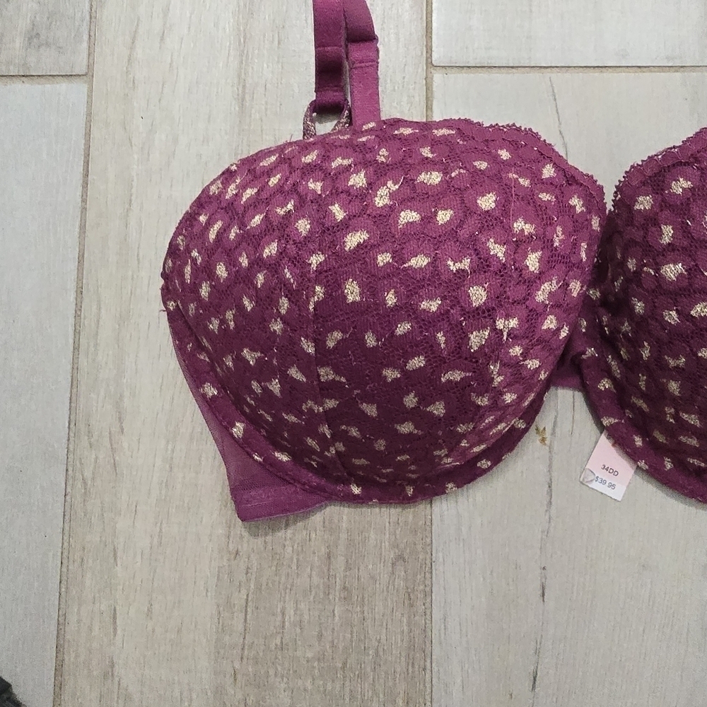 Victoria's Secret Sexy Push Up Bra Size 34DD - Picture 3 of 13